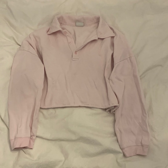 Aritzia pink cropped buttoned crew neck - Picture 1 of 3